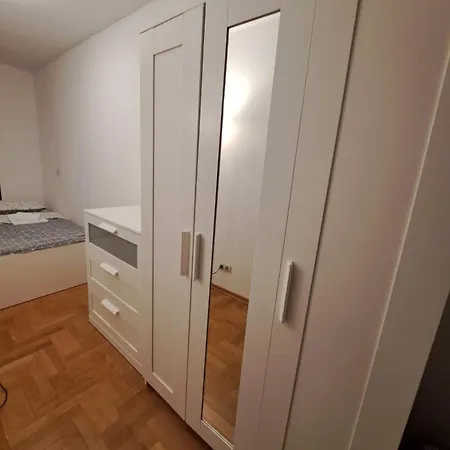 Cozy Next To Sky Tower