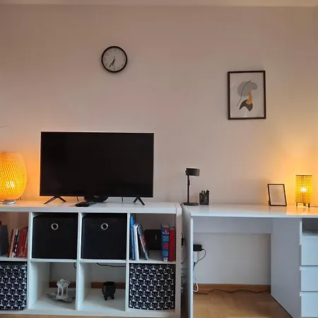 Cozy Next To Sky Tower Apartment *